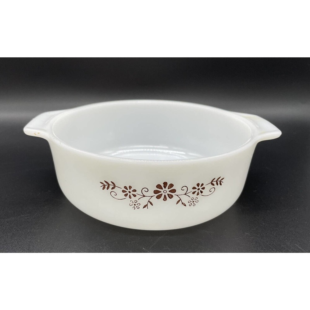 Dynaware Pyr-O-Rey 8” X 6.5” Milk Glass Brown Daisy Casserole Dish